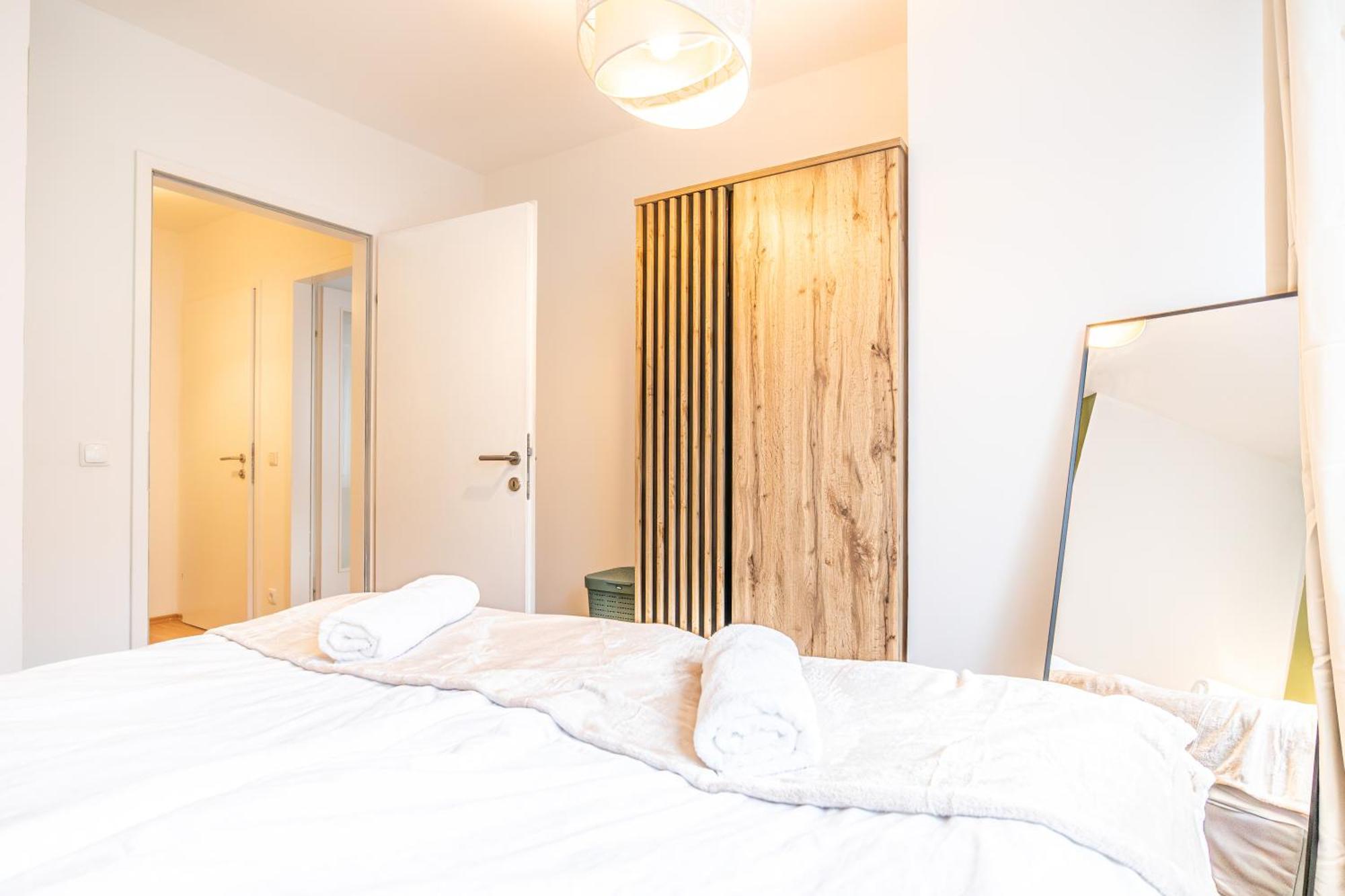 Apartament Charming 1Br, Steps From Reumannplatz U1 Wiedeń Zewnętrze zdjęcie